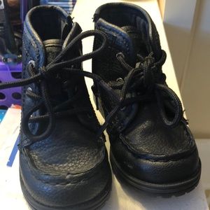 Toddler boys size 7 boots